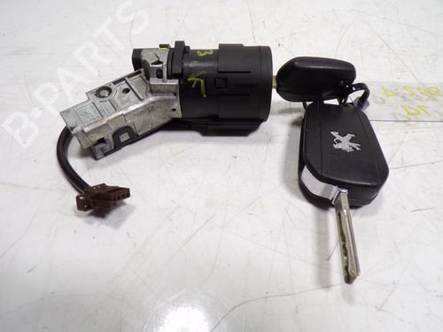 Used Electronic module PEUGEOT 208 I (CA_, CC_) 1.2 PureTech 82 (82 hp) 15689933