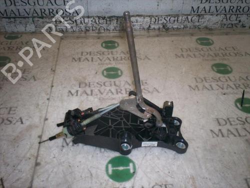 Used Gear lever FORD FIESTA V (JH_, JD_) 1.4 TDCi (68 hp) 7413477