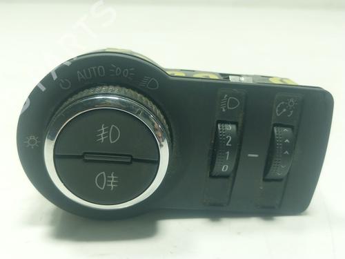 Used Headlight switch OPEL INSIGNIA A (G09) 1.4 (68) (140 hp) 18301874