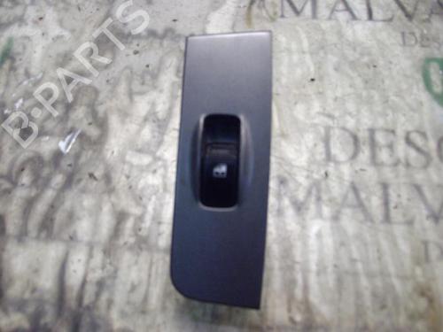 Used Right rear window switch Right rear window switch HYUNDAI MATRIX (FC) 1.6 (103 hp) 3772993 3772993