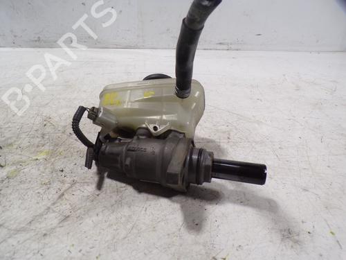 Used Brake master cylinder Brake master cylinder LEXUS IS II (_E2_) 220d (ALE20) (177 hp) 8257885 8257885