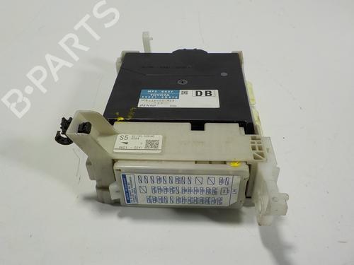 Used Fuse box TOYOTA YARIS (_P13_) [2010-2020]  11960124