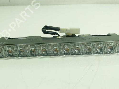 Used Rear center light TOYOTA YARIS (_P21_, _PA1_, _PH1_) 1.5 Hybrid (MXPH10, MXPH11) (116 hp) 31698069