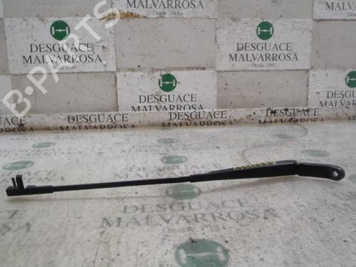 Used Front windshield wiper arm PEUGEOT 407 (6D_) 2.0 HDi 135 (6DRHRH, 6DRHRE, 6DRHRG, 6DRHRJ) (136 hp) 3818529