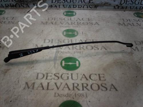 Used Front windshield wiper arm OPEL CORSA B (S93) 1.4 (F08, F68, M68) (73 hp) 3792206