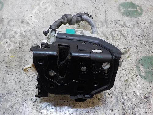 Cerradura puerta delantera derecha AUDI A1 Sportback (8XA, 8XF) 1.6 TDI (90 hp) 3848470