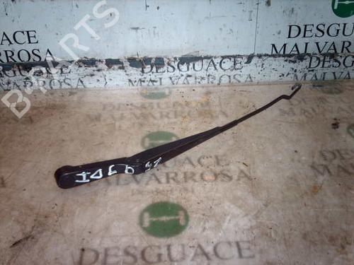 Used Front windshield wiper arm LAND ROVER FREELANDER I (L314) 2.0 DI 4x4 (98 hp) 3756407