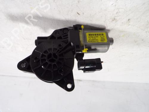 Used Right front window motor HYUNDAI TUCSON (TL, TLE) 1.7 CRDi (116 hp) 8493229