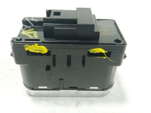 Right rear window switch MERCEDES-BENZ CLA (C118) CLA 200 (118.387) | BP28287937I28 - Image 3
