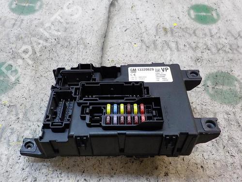 Used Fuse box Fuse box OPEL CORSA D (S07) 1.4 (L08, L68) (100 hp) 3845724 3845724
