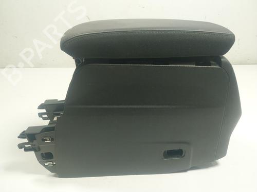 Used Armrest / Center console Armrest / Center console PEUGEOT 208 II (UB_, UP_, UW_, UJ_) e-208 (136 hp) 19133828 19133828