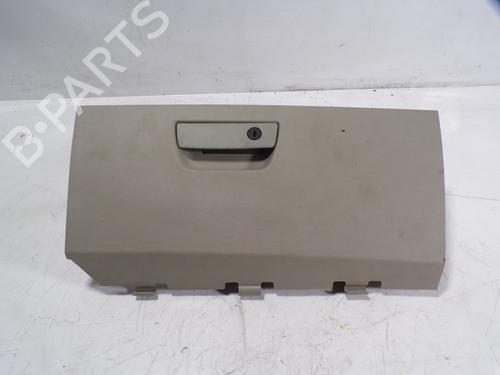 Used Glove box Glove box LANCIA VOYAGER MPV (404_) 2.8 CRD (RT, 53) (163 hp) 8338078 8338078