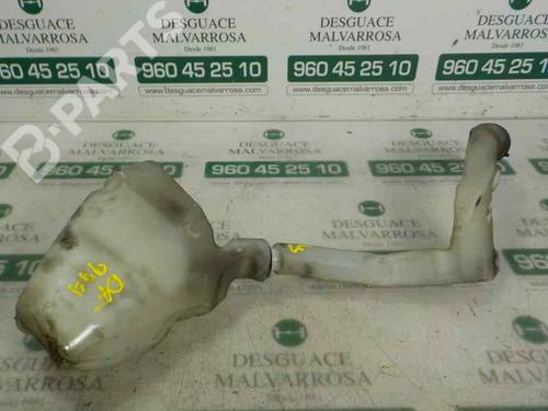 Used Windscreen washer tank Windscreen washer tank PEUGEOT 208 I (CA_, CC_) 1.6 HDi / BlueHDi 75 (75 hp) 7412552 7412552