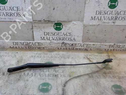 Used Front windshield wiper arm Front windshield wiper arm 9104052 9104052