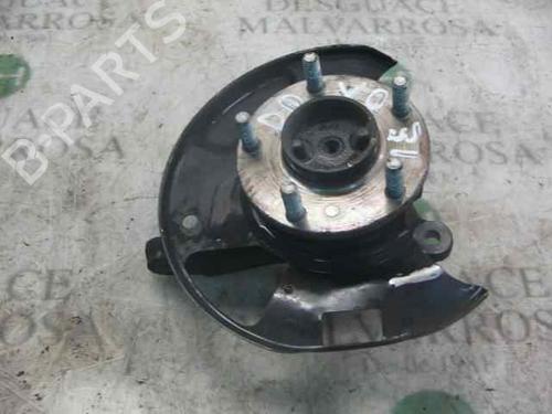 Used Right front steering knuckle NISSAN VANETTE CARGO Van (HC 23) [1994-2002]  3773472
