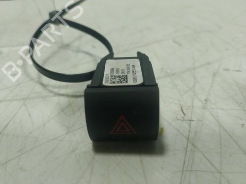 warning-switch-alfa-romeo-tonale-965_-156169122-10216571-2022-19652938 main image