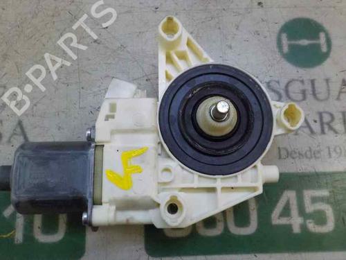 Rudehejsemotor forskærm højre MERCEDES-BENZ A-CLASS (W176) [2012-2018]  5938341