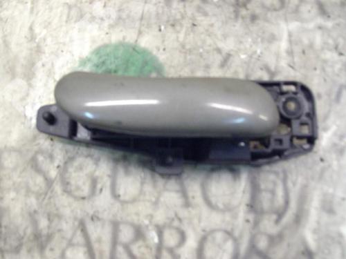 Used Front right interior door handle Front right interior door handle FIAT STILO (192_) 1.9 JTD (192_XE1A) (115 hp) 3758945 3758945
