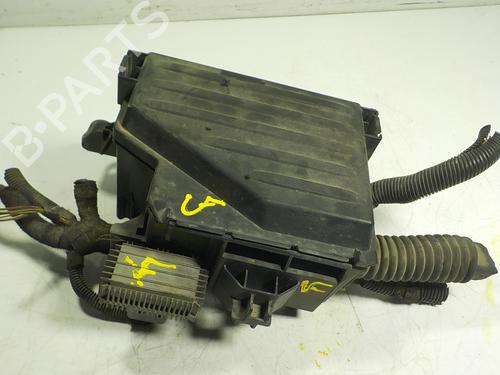 Used Fuse box OPEL CORSA C (X01) 1.3 CDTI (F08, F68) (70 hp) 17809326