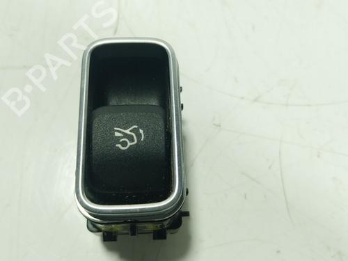 Used Tailgate handle MERCEDES-BENZ CLA Shooting Brake (X118) CLA 200 (118.687) (163 hp) 28287938