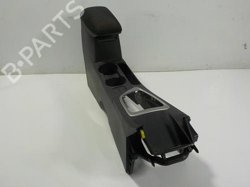 Armrest / Center console TOYOTA AURIS (_E18_) 1.4 D-4D (NDE180_, NDE180R) | BP13371834I20 