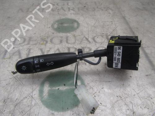 Used Headlight switch Headlight switch CHEVROLET AVEO / KALOS Hatchback (T250, T255) 1.4 (101 hp) 3831248 3831248
