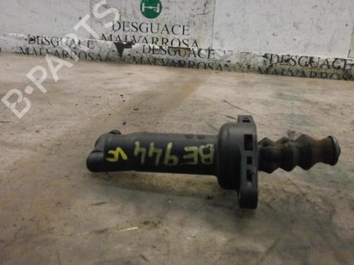 Used Clutch slave cylinder Clutch slave cylinder SEAT CORDOBA (6L2) 1.9 TDI (100 hp) 14267566 14267566