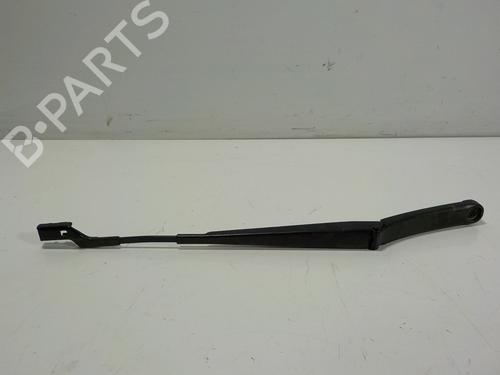 Used Front windshield wiper arm SEAT IBIZA V (KJ1, KJG) [2017-2025]  12824059