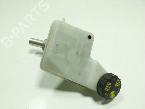 Used Brake master cylinder Brake master cylinder FORD FIESTA VII (HJ, HF) 1.0 EcoBoost (101 hp) 19499774 19499774