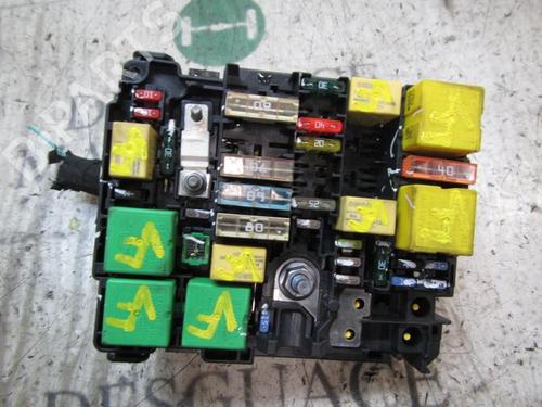 Used Fuse box Fuse box 4008182 4008182