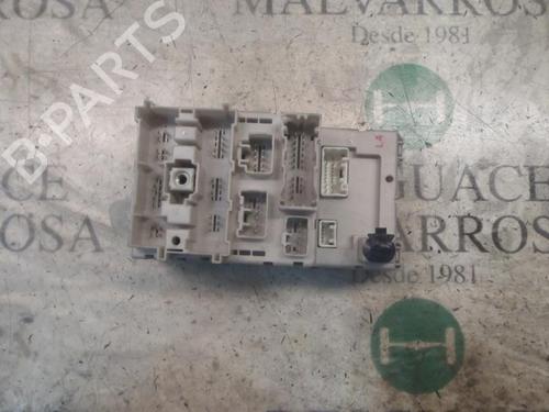 Used Fuse box Fuse box TOYOTA RAV 4 II (_A2_) 2.0 D 4WD (CLA20_, CLA21_, CLA20R, CLA21R) (116 hp) 3806463 3806463