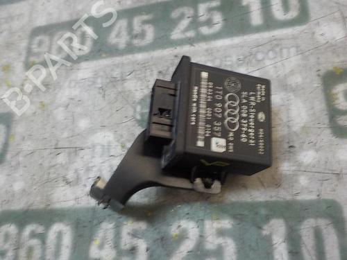 Used Electronic module Electronic module VW TOURAN (1T1, 1T2) 2.0 TDI 16V (140 hp) 3863039 3863039