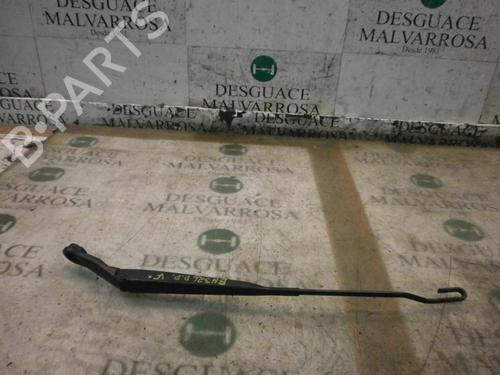 Used Front windshield wiper arm NISSAN MICRA III (K12) 1.4 16V (88 hp) 3787902