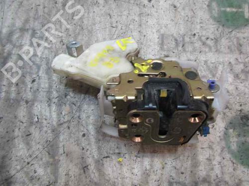 Used Front right lock NISSAN X-TRAIL I (T30) 2.2 dCi (136 hp) 3835670