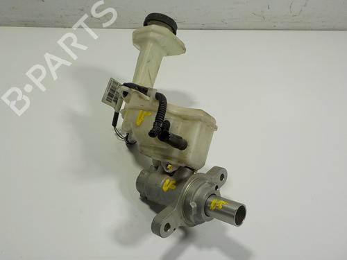 Used Brake master cylinder RENAULT KADJAR (HA_, HL_) 1.2 TCe 130 (HLMR) (130 hp) 15066398