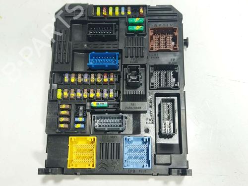 Used Fuse box Fuse box 39110179 39110179