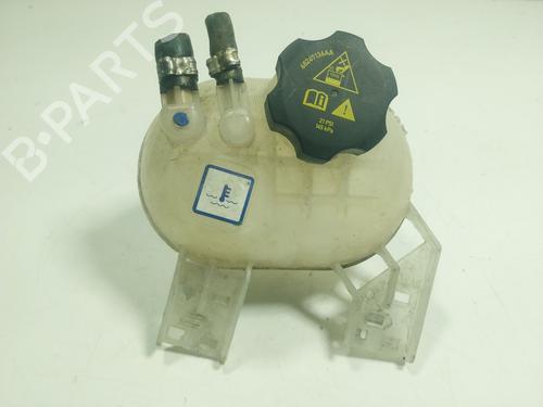 expansion-tank-jeep-renegade-suv-bu-b1-bv-00520977460-2014-20106629 main image