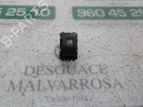 Used Right rear window switch Right rear window switch RENAULT MEGANE III Hatchback (BZ0/1_, B3_) 1.5 dCi (BZ0C) (90 hp) 4595991 4595991
