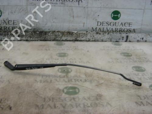 Used Front windshield wiper arm Front windshield wiper arm 3744138 3744138