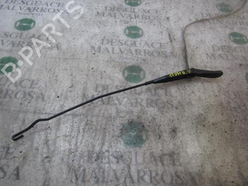 Used Front windshield wiper arm Front windshield wiper arm 3832556 3832556