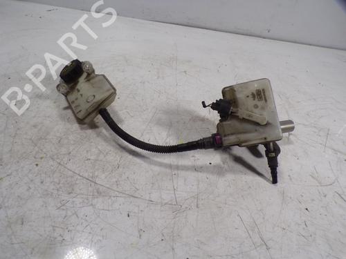 Used Brake master cylinder Brake master cylinder FORD C-MAX II (DXA/CB7, DXA/CEU) 1.6 TDCi (95 hp) 7236067 7236067