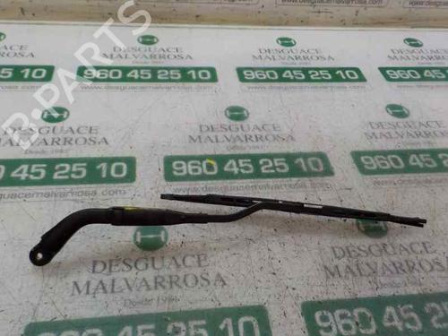 Used Rear windshield wiper arm KIA CARENS II MPV (FJ) 2.0 CRDi (113 hp) 4710131