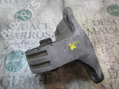 Used Engine mount MITSUBISHI GRANDIS (NA_W) 2.0 DI-D (NA8W) (136 hp) 9080793