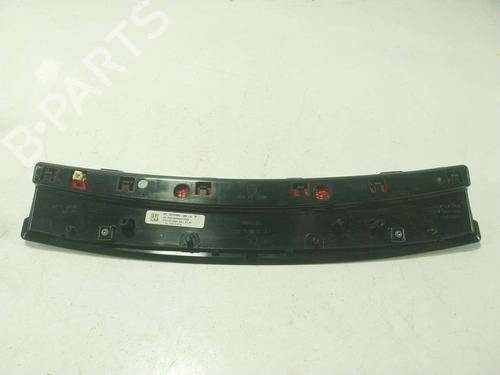 Rear center light TESLA MODEL 3 (5YJ3) EV AWD | BP38314311I39 - Image 2