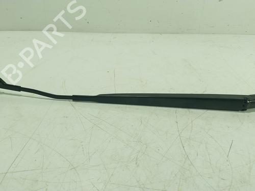 Used Front windshield wiper arm PEUGEOT 2008 II (UD_, US_, UY_, UJ_, UR_, UC_) 1.2 PureTech 100 (USHNK) (101 hp) 27467594