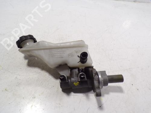 Used Brake master cylinder Brake master cylinder HYUNDAI TUCSON (TL, TLE) 1.7 CRDi (116 hp) 9501635 9501635