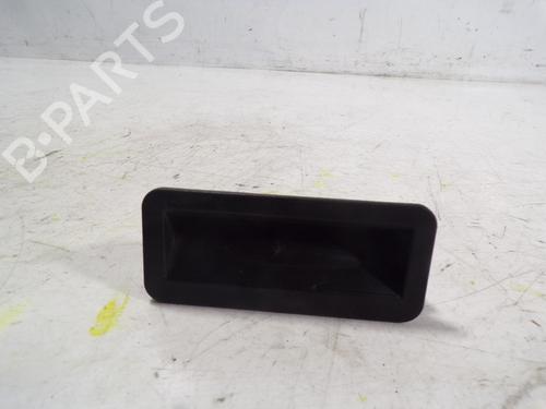 Bagagerumshåndtag Bagagerumshåndtag FORD FIESTA VI (CB1, CCN) 1.5 TDCi (75 hp) 8898943 8898943