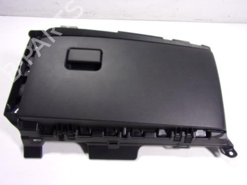Used Glove box Glove box TOYOTA YARIS (_P21_, _PA1_, _PH1_) 1.5 Hybrid (MXPH11) (92 hp) 16745465 16745465