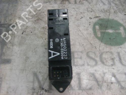 Right rear window switch MITSUBISHI OUTLANDER I (CU_W) 2.0 (CU2W) | BP3739163I28 