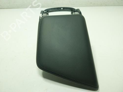 Used Armrest / Center console Armrest / Center console VOLVO XC60 II (246) D4 Polestar (200 hp) 27838814 27838814
